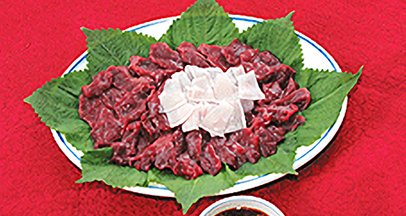 Сырое китовое мясо